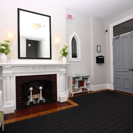 Cozy & Stylish Newbury Street Studio, #9 Бостон Экстерьер фото