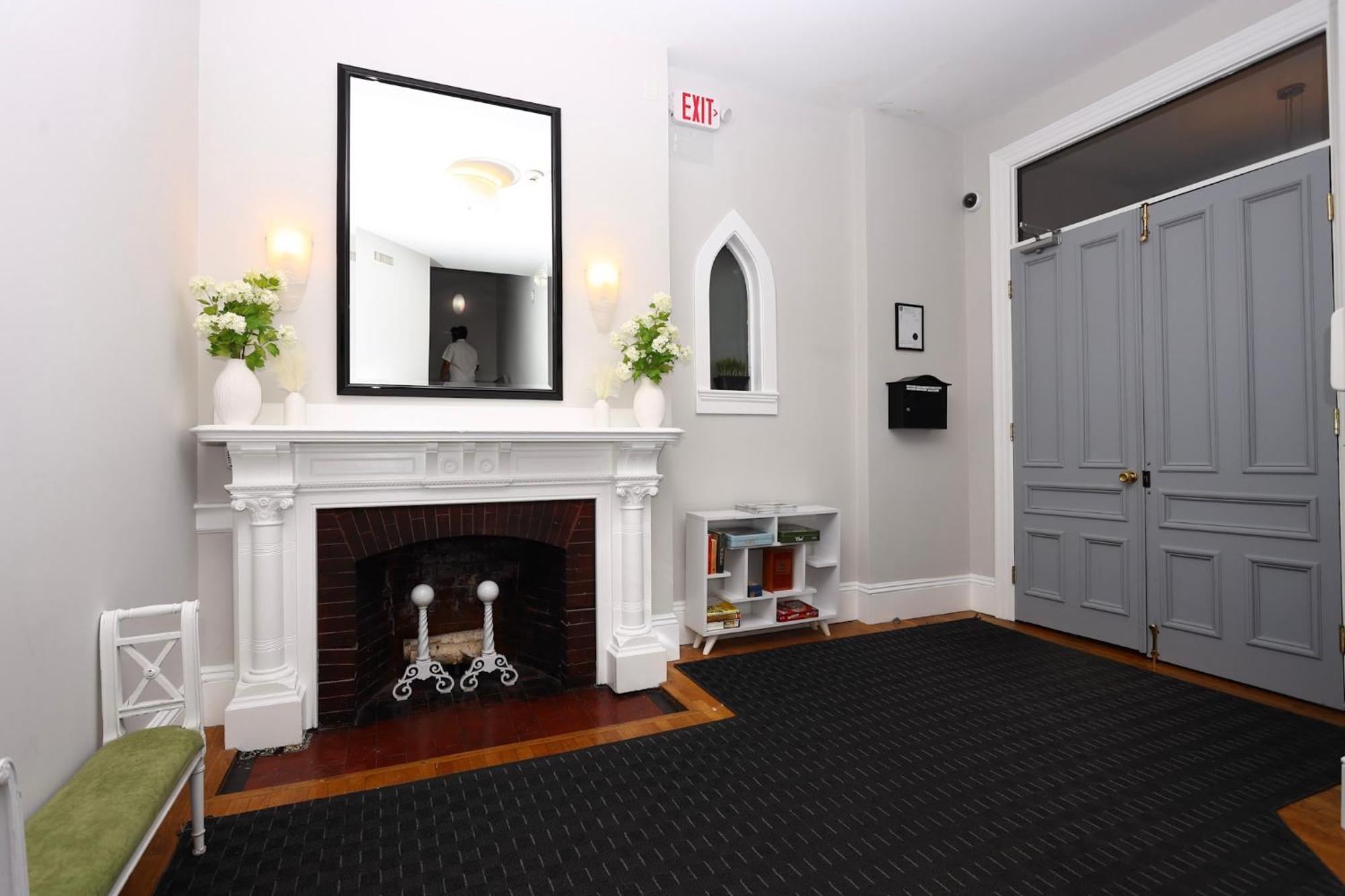 Cozy & Stylish Newbury Street Studio, #9 Бостон Экстерьер фото